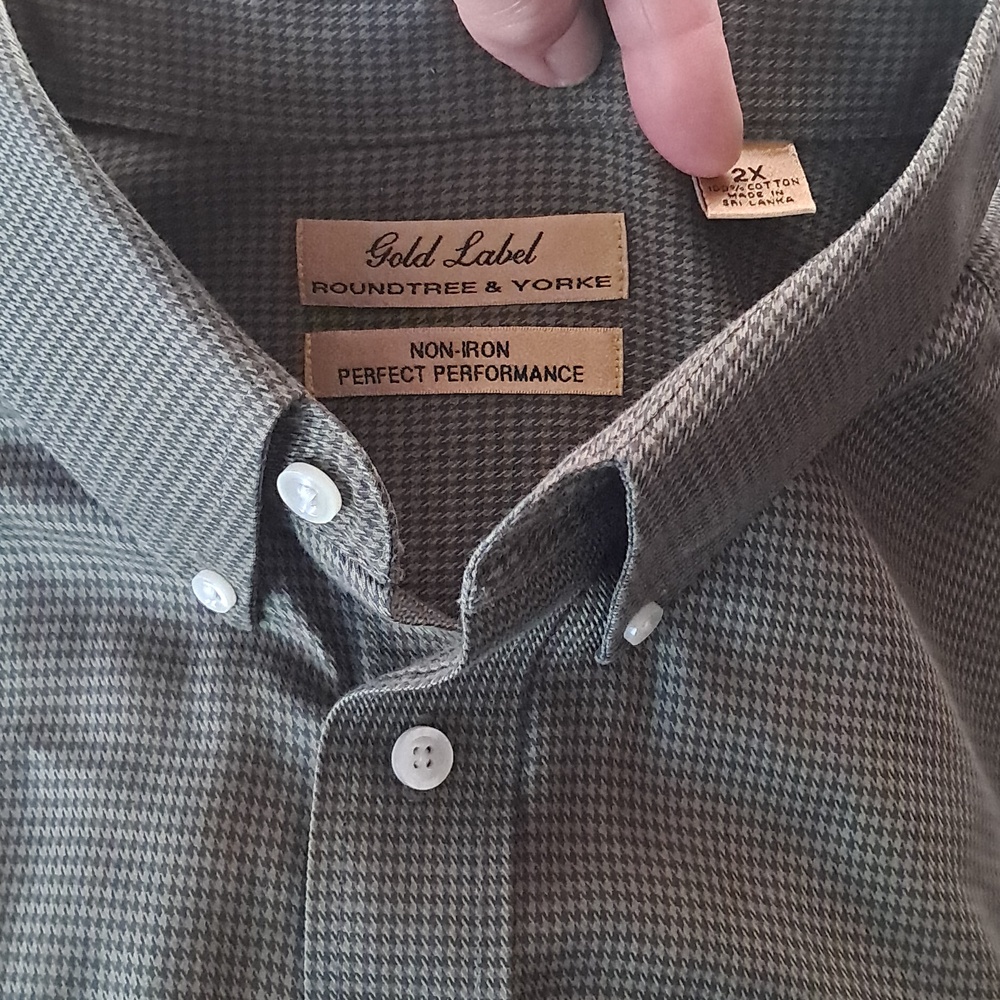 Bundle Of 4 Dress Shirts - Picture 10 of 12